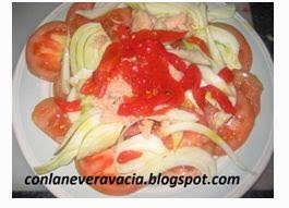 ENSALADA DE TOMATE, HINOJO,ATÚN Y PIMIENTO ASADO