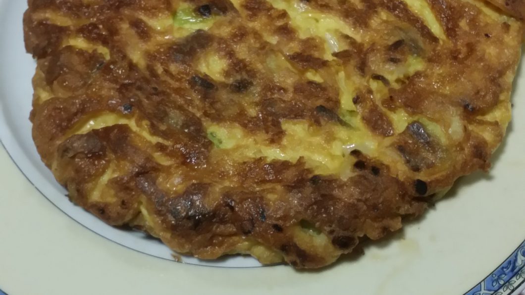 TORTILLA DE AJOS TIERNOS DE MI HUERTO