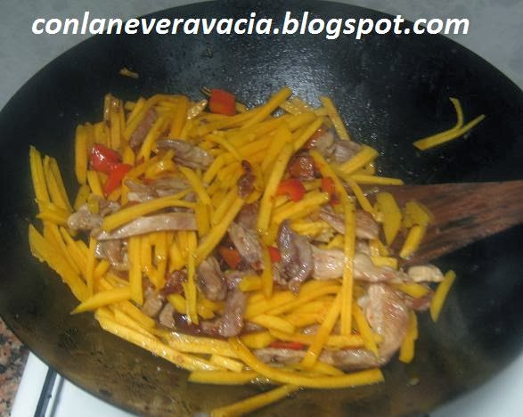 WOK DE CALABAZA Y POLLO