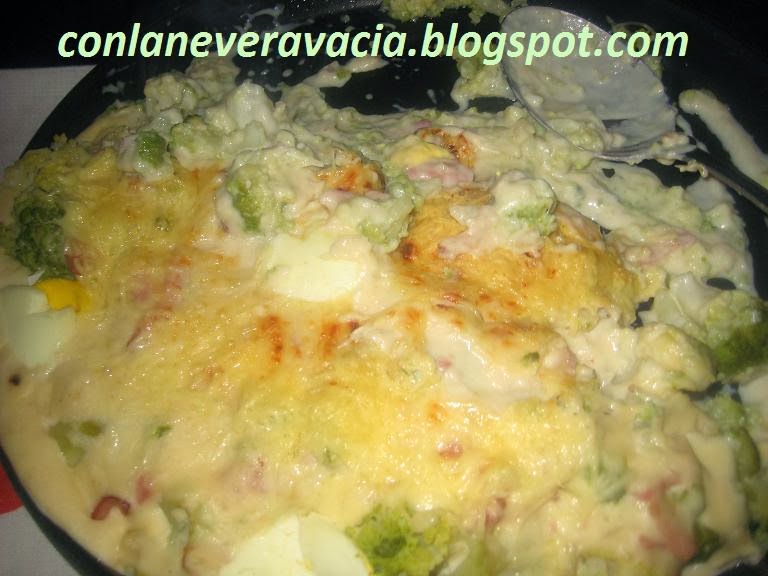 BRÉCOL CON BEICÓN  GRATINADO AL HORNO